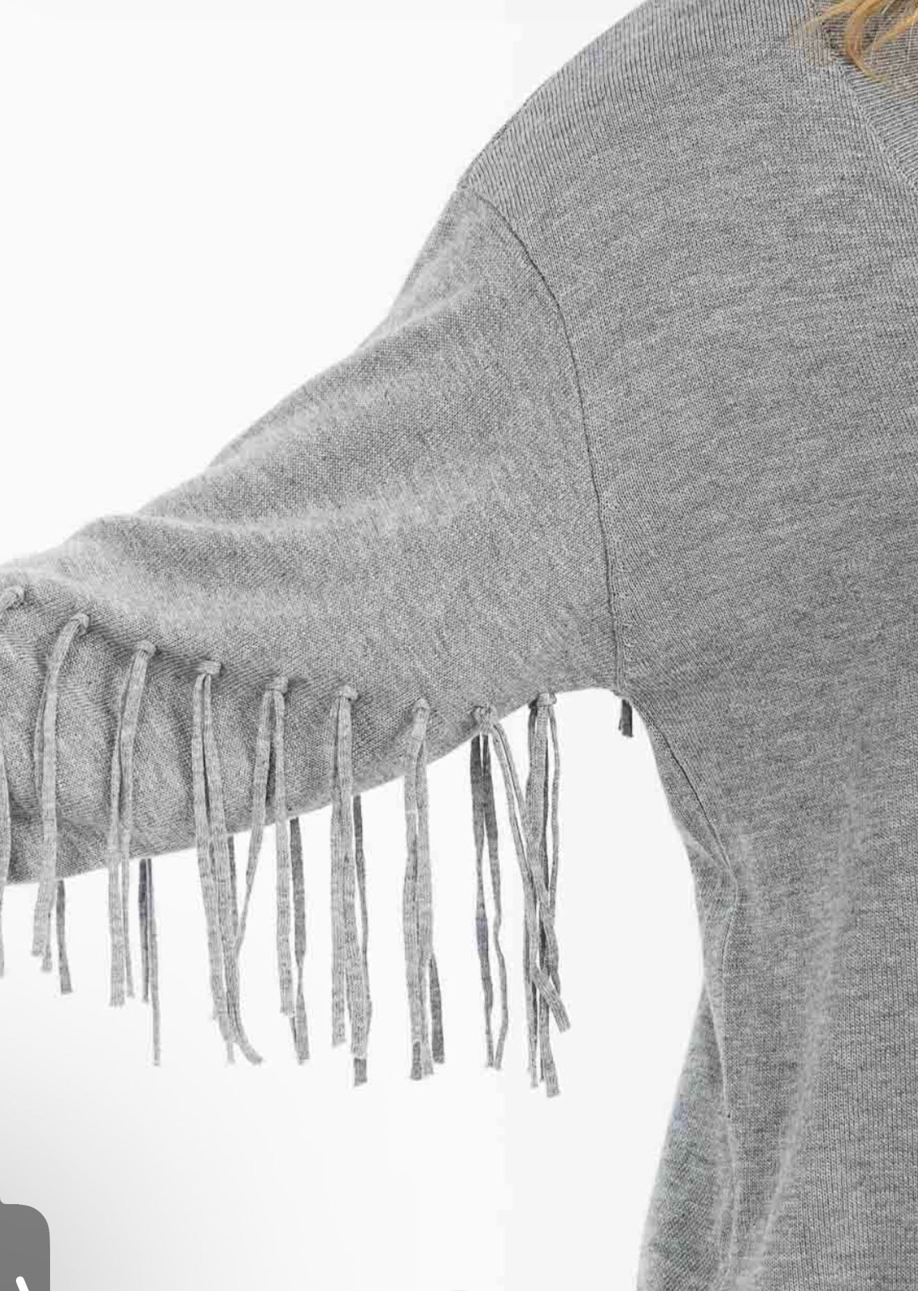 LONG SLEEVE V-NECK FRINGE PULLOVER SWEATER