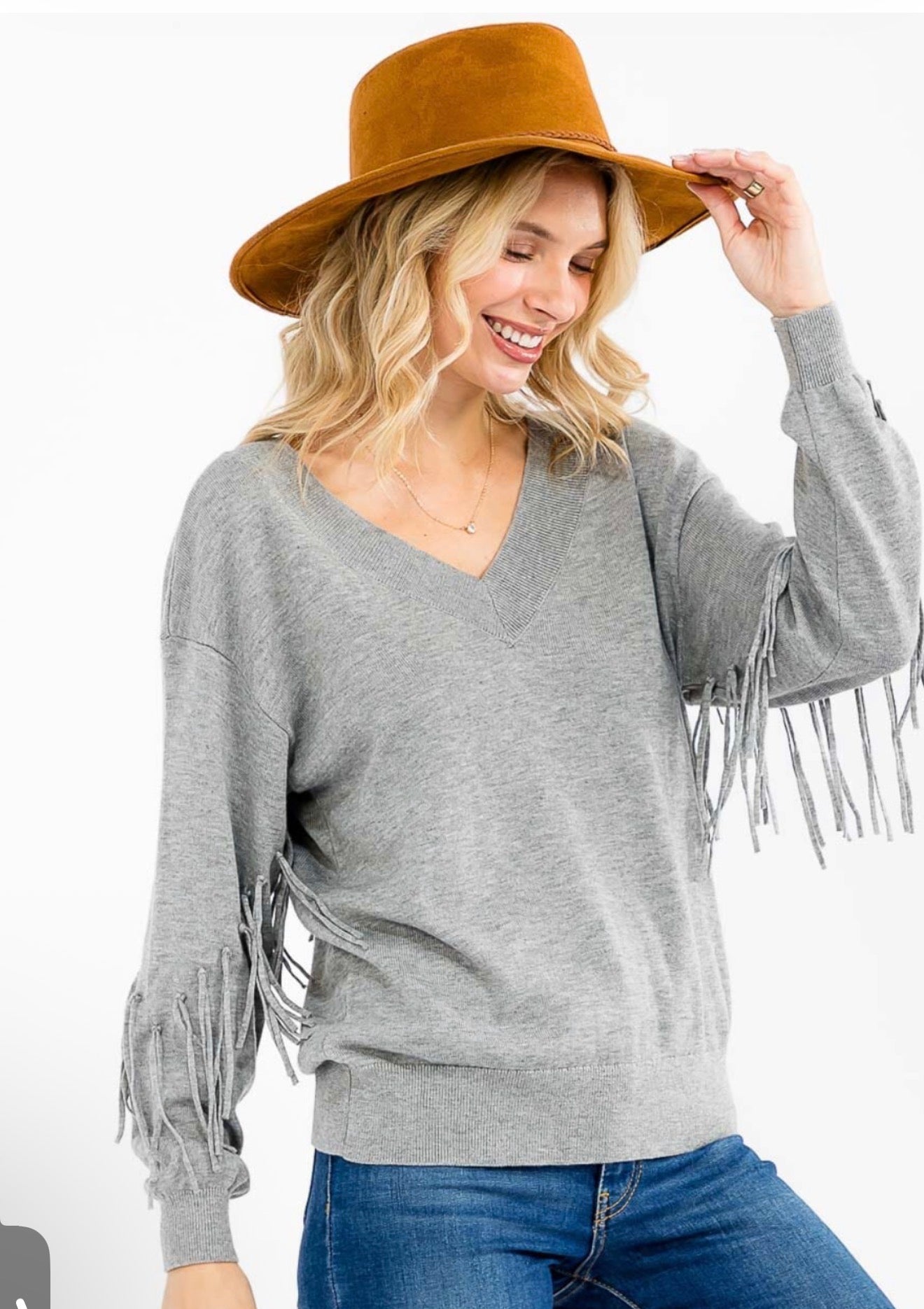 LONG SLEEVE V-NECK FRINGE PULLOVER SWEATER