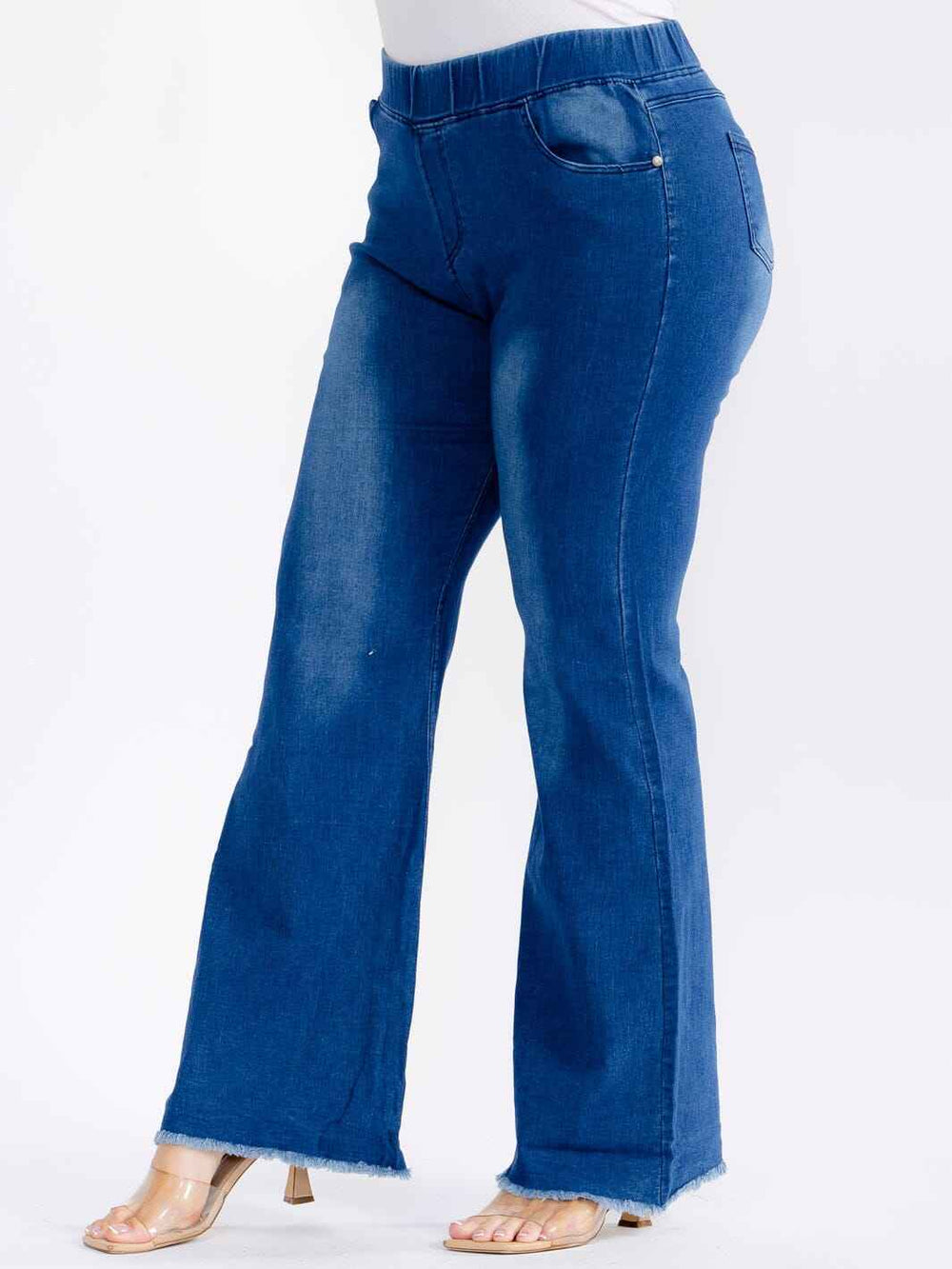 Plus-Size Medium-Wash Wide-Leg Jeans – Frayed Hem