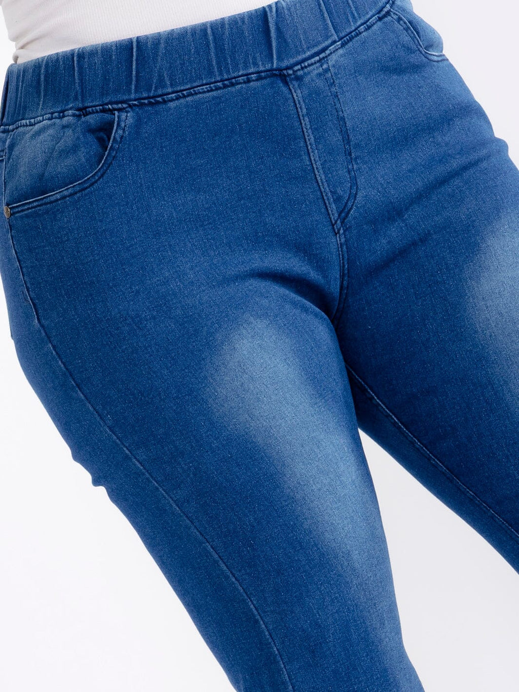 Wide Leg Frayed Hem Jeans – Women's Medium Wash Denim
