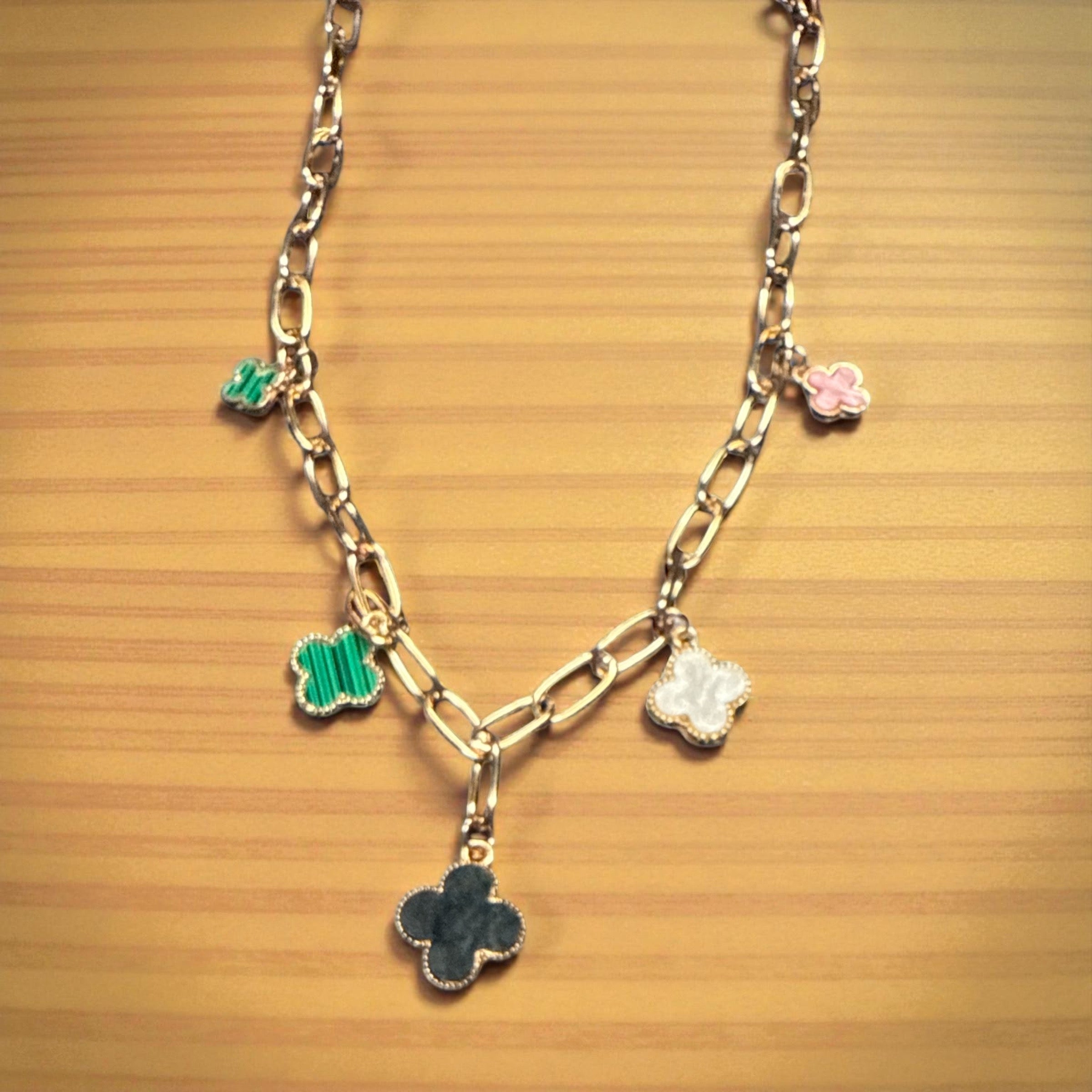 Multi color design chain link necklace