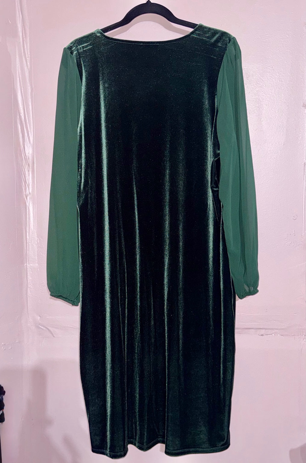 Vince Camuto emerald velvet dress back