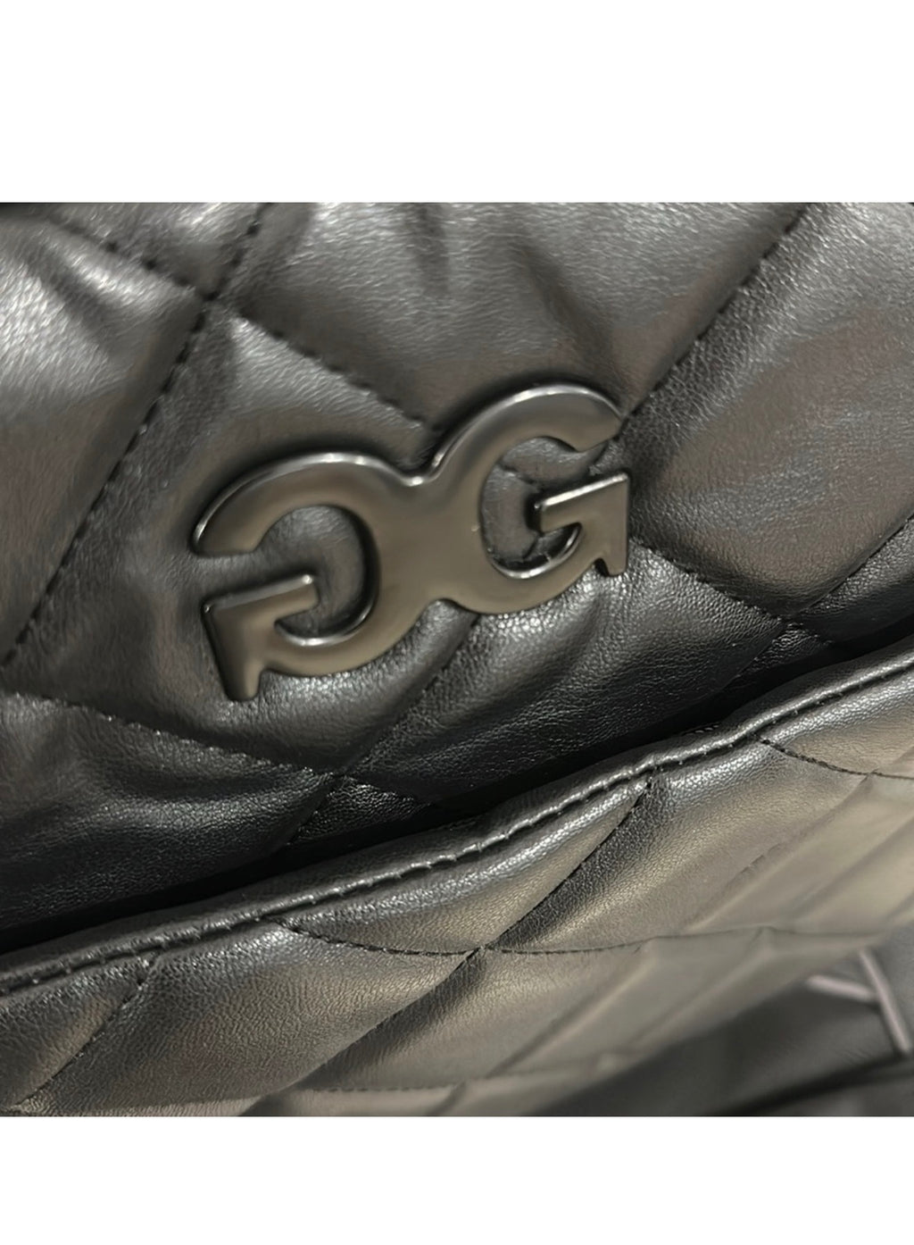 Gilda Paris black tonal logo detail