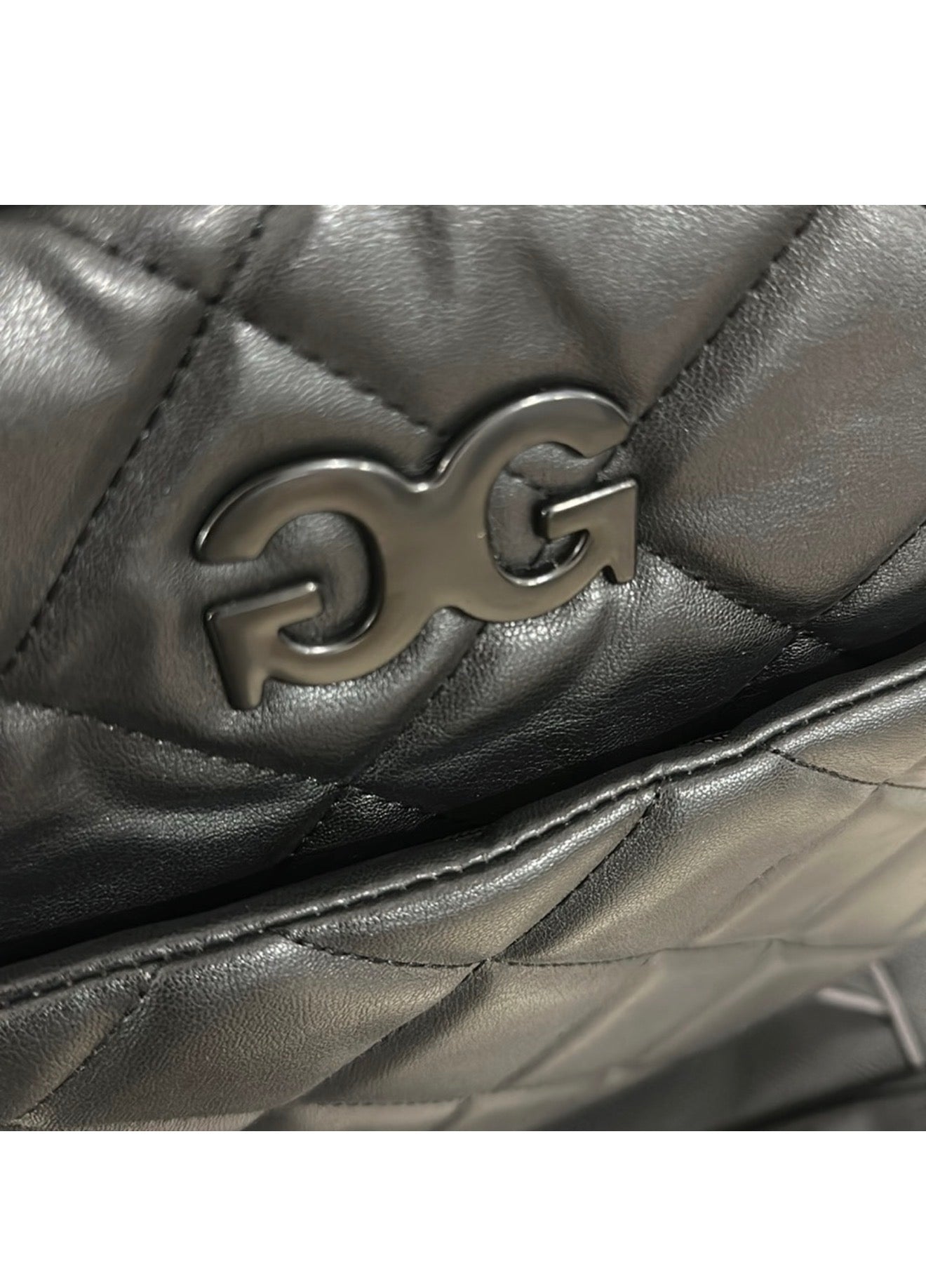 Gilda Paris black tonal logo detail