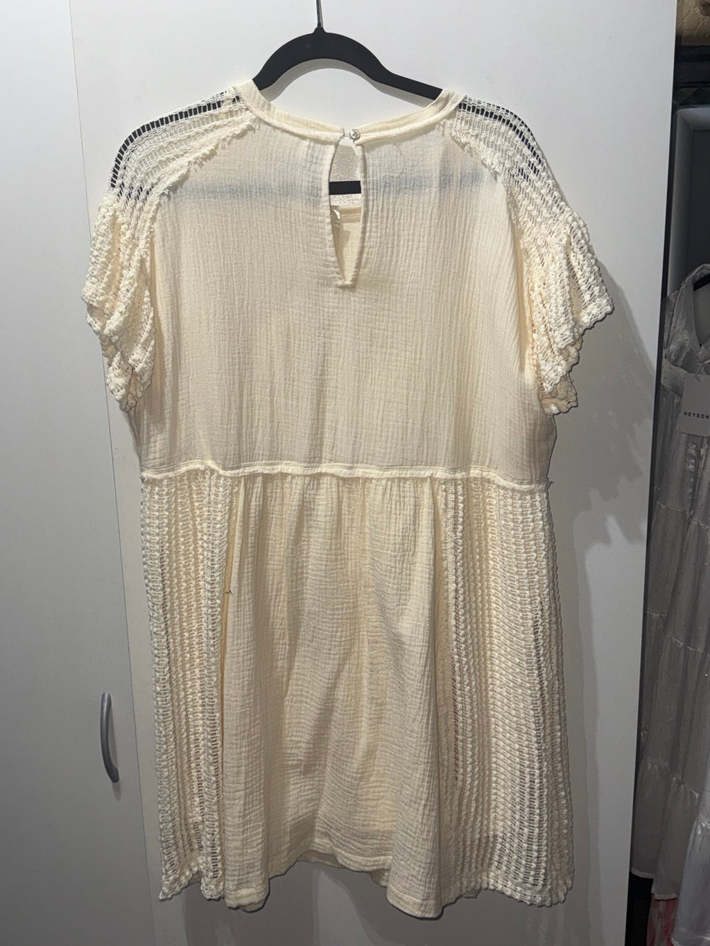 Very J ivory textured gauze crochet-panel dress back
